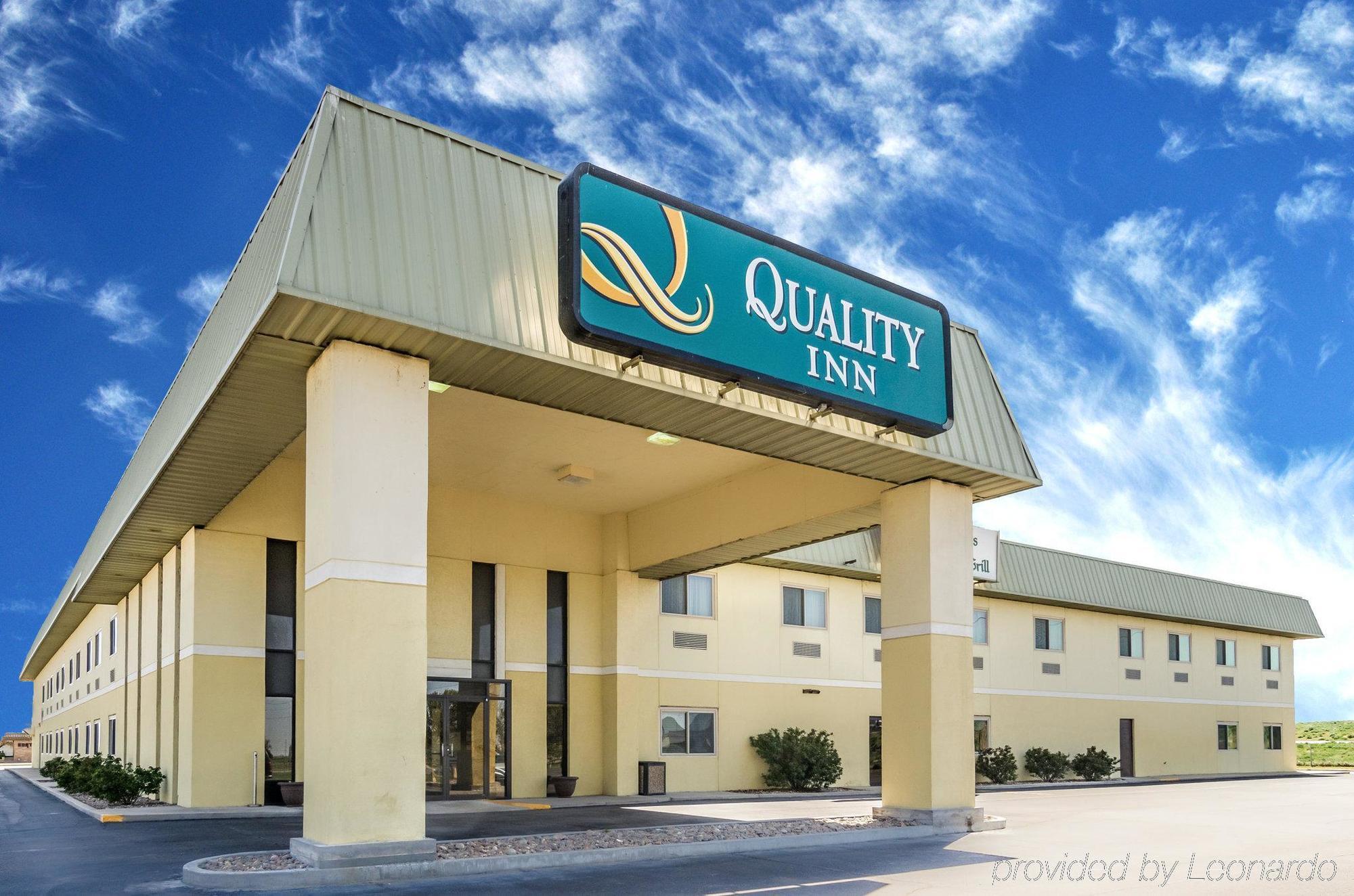 Rodeway Inn South Hutchinson Exterior photo